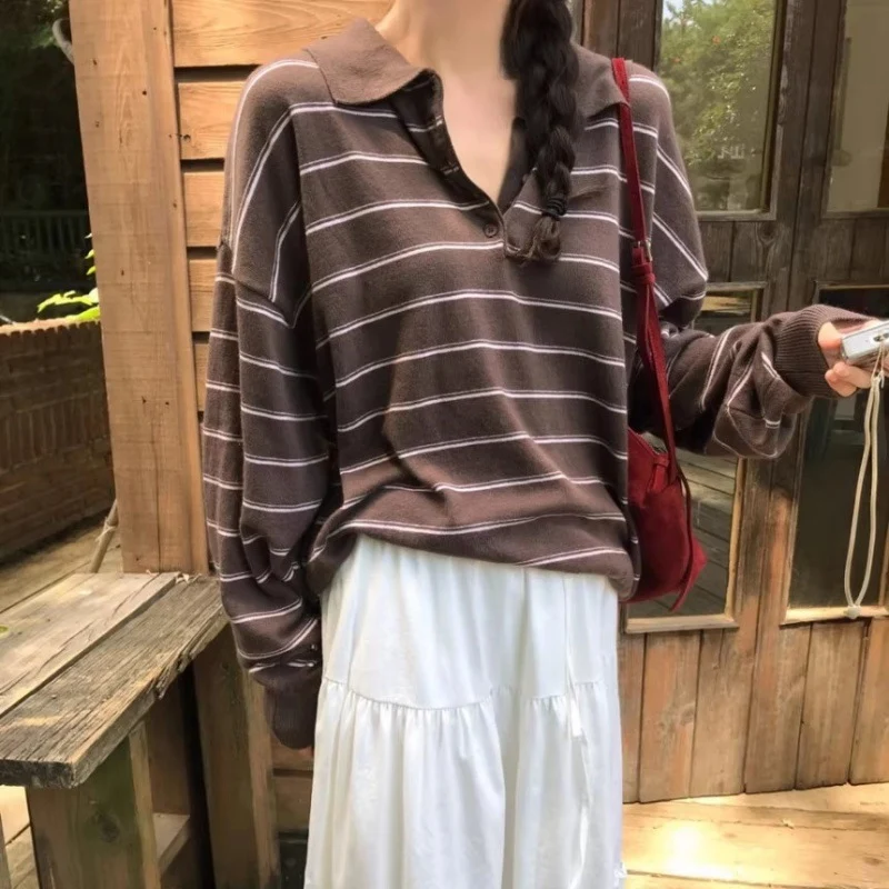 Damen Oversize-Polokragen-Strickpullover mit Streifen und halber Knopfleiste Nord Taschen