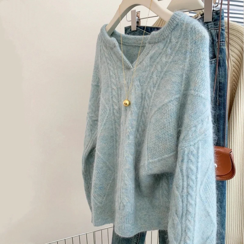 Damen Oversize Mohair-Optik Zopfmusterpullover mit V‑Ausschnitt und überschnittener Schulter Nord Taschen