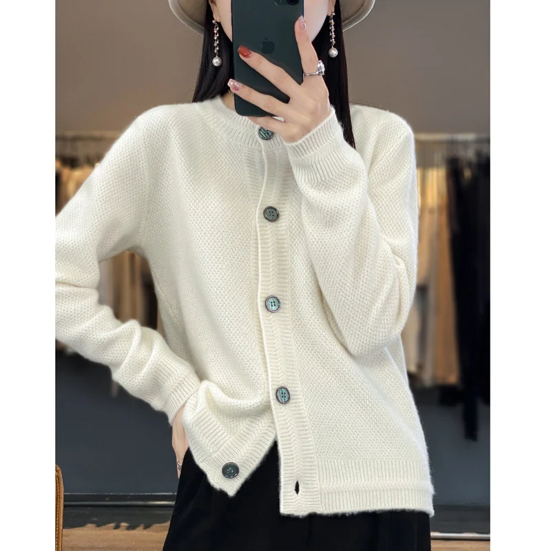 Damen Strukturierter Feinstrick-Cardigan mit kaschmirähnlicher Haptik, durchgehender Knopfleiste und kastiger Oversize‑Passform Nord Taschen