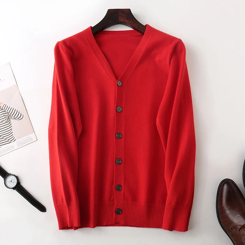Herren Feiner V‑Ausschnitt-Cardigan aus leichtem Feinstrick mit geripptem Saum Nord Taschen