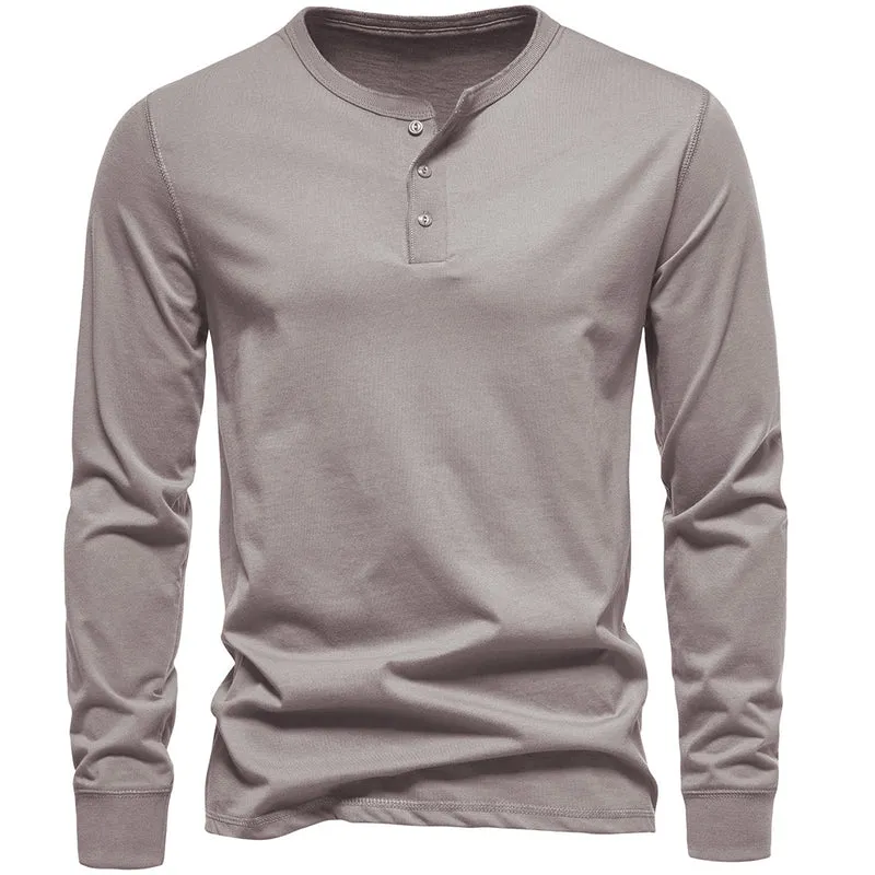 Herren Langärmliges Henley‑Shirt aus Baumwollmix mit dreifacher Knopfleiste und schmaler Silhouette Nord Taschen
