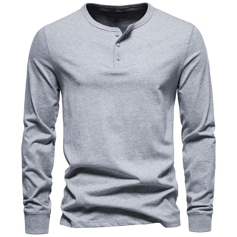 Herren Langärmliges Henley‑Shirt aus Baumwollmix mit dreifacher Knopfleiste und schmaler Silhouette Nord Taschen