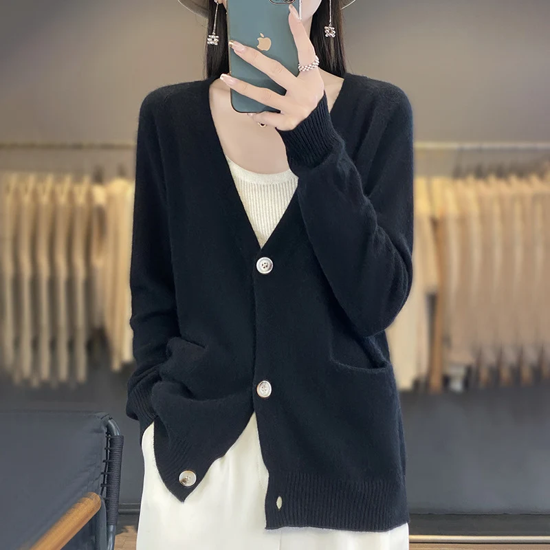 Damen Lässiger Feinstrick-Cardigan mit V‑Ausschnitt, Eingrifftaschen und breitem Rippbund Nord Taschen