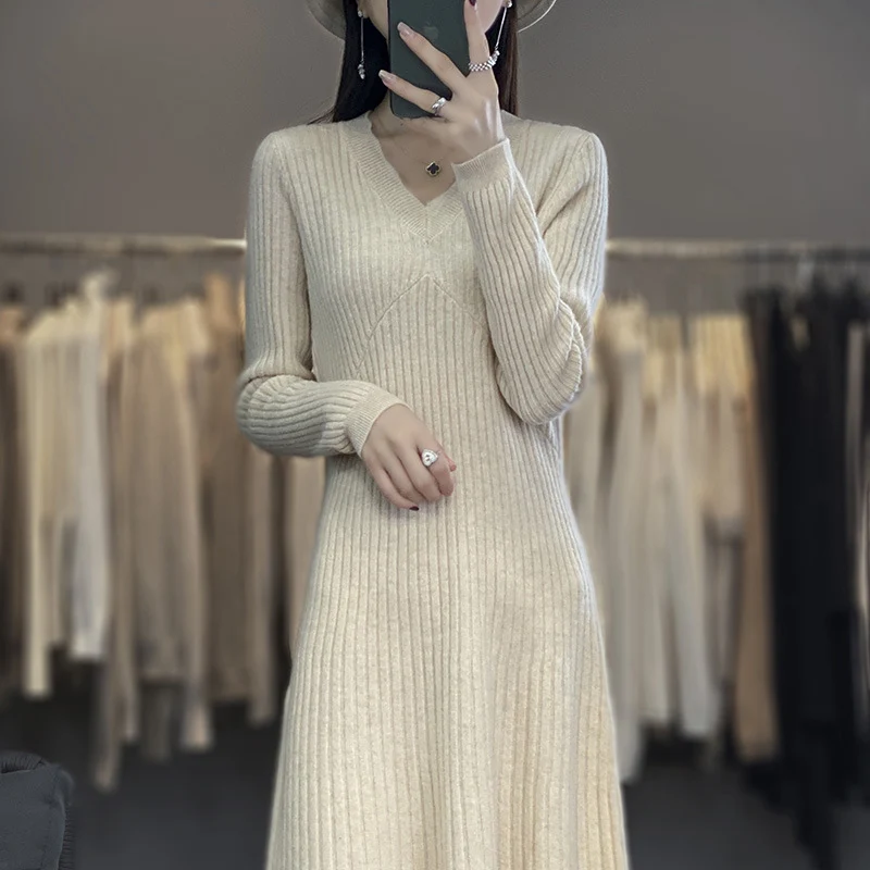 Damen Langes geripptes Strickmidikleid mit taillierter Silhouette und A‑Linien-Rock Nord Taschen