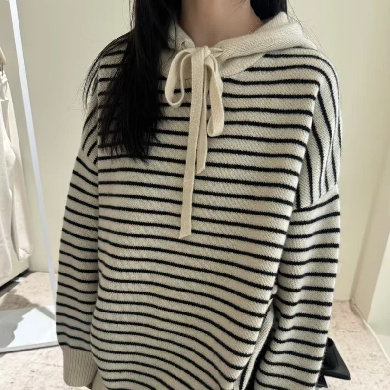 Damen Oversize-Kapuzenpullover aus weichem Feinstrick mit maritimem Streifenmuster Nord Taschen