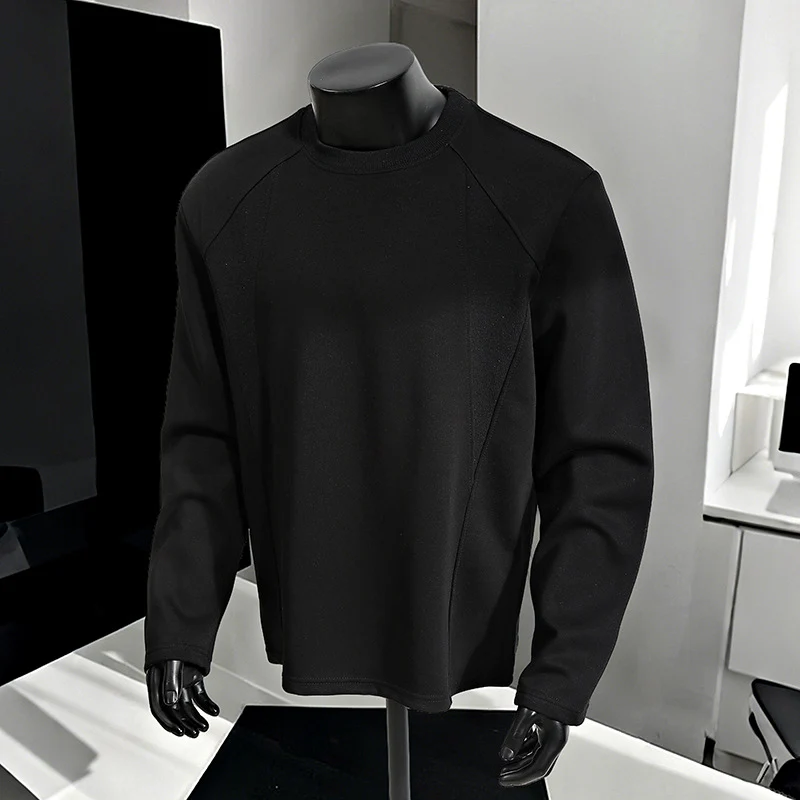 Herren Minimalistisches Langarm-Sweatshirt mit Raglanärmeln und Clean-Cut Rundhals Nord Taschen