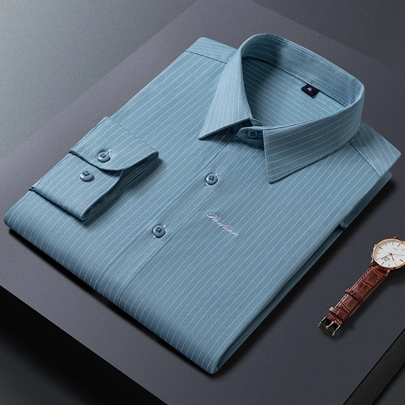 Herren Klassisches gestreiftes Business‑Hemd aus Baumwollmix mit Kentkragen und Brustlogo Nord Taschen