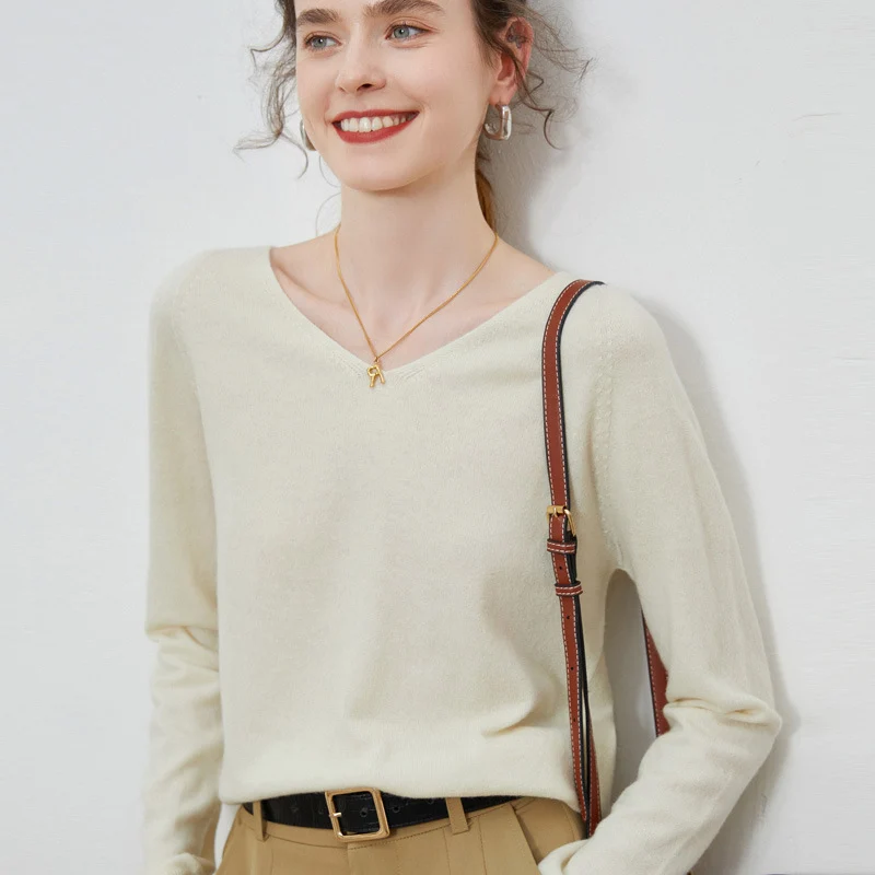 Damen Kuscheliger V‑Ausschnitt Feinstrickpullover aus Mohair‑Mix mit flauschiger Oberfläche Nord Taschen
