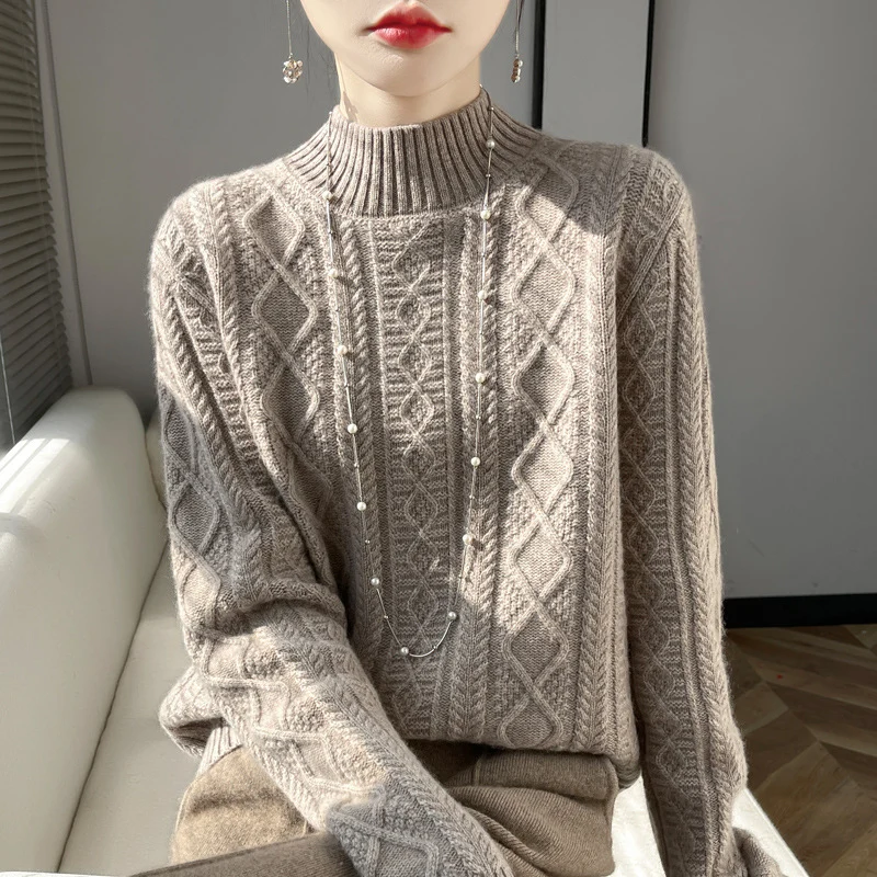 Damen Kuscheliger Mohair‑Optik Mockneckpullover mit Rautenzopfstruktur und kastiger Silhouette Nord Taschen