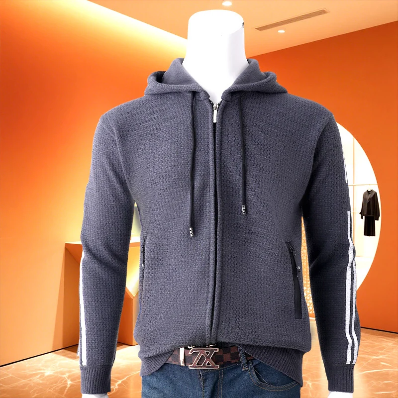 Herren Kapuzen-Sweatjacke mit Reißverschluss, texturierter Strick, Seitentaschen und Kontraststreifen Nord Taschen