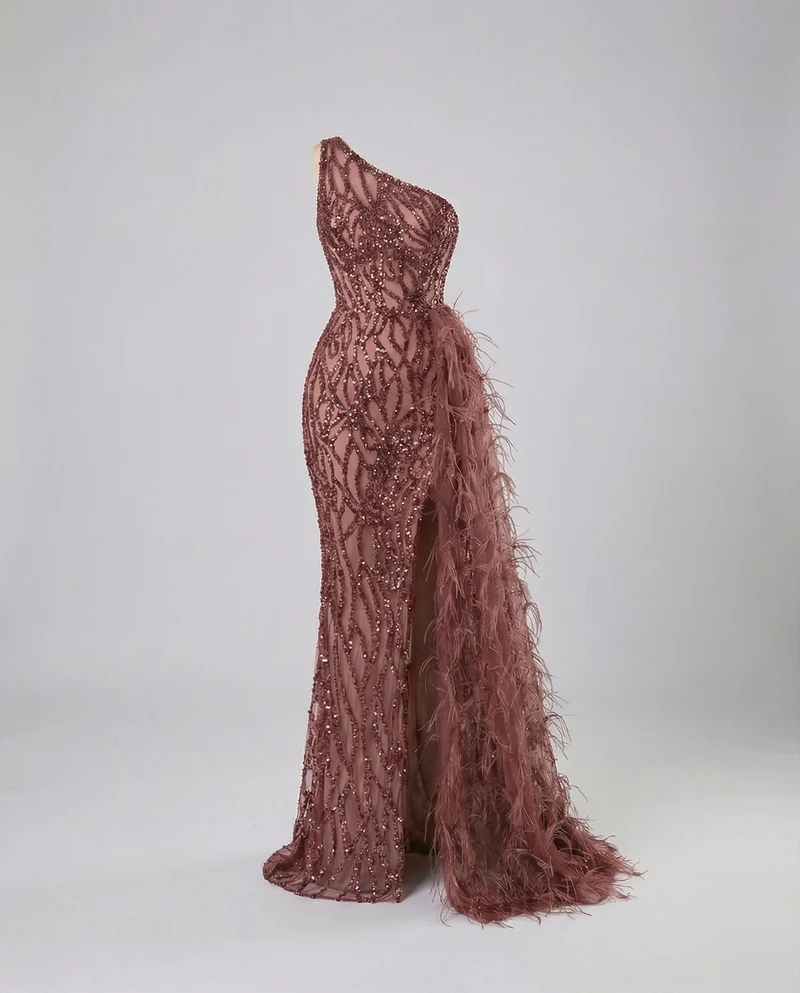 Damen Prunkvolle Federbesetzte-Schleppe Abendkleid
