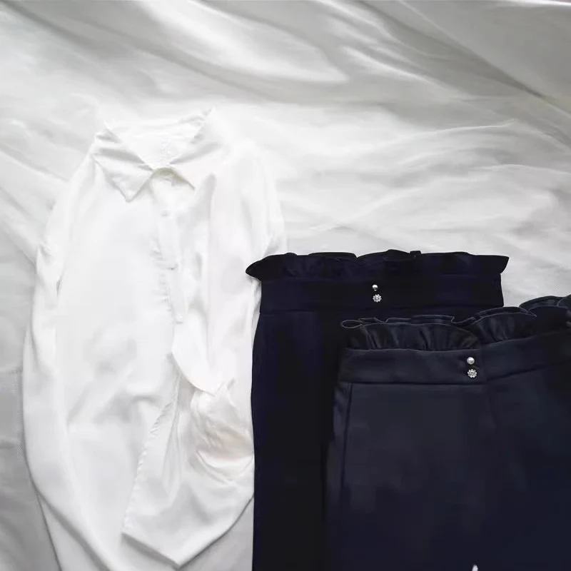 Damen Rüschenbluse mit Perlen‑Zierknopf und Manschettenrüsche Nord Taschen