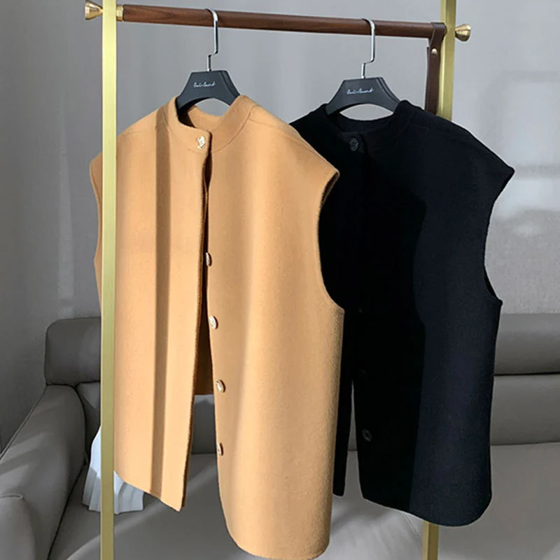 Damen Oversize-Weste mit Stehkragen, kastiger Silhouette und Knopfleiste Nord Taschen