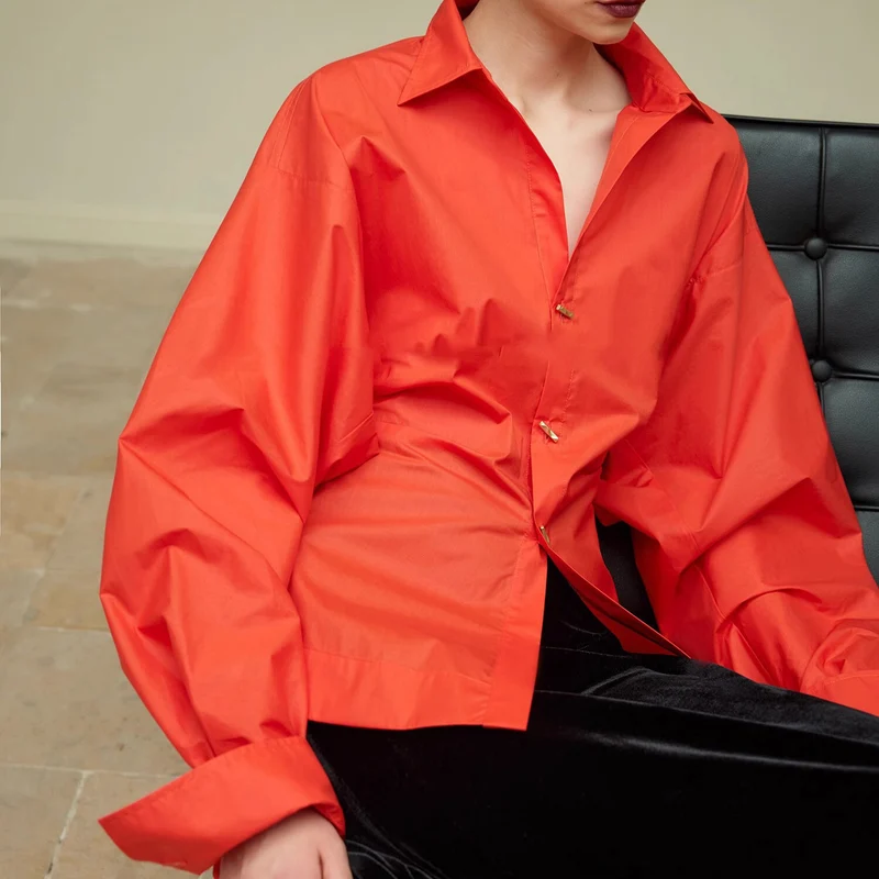 Damen Oversize-Bluse mit Ballonärmeln und taillierter V‑Schlitz-Form Nord Taschen