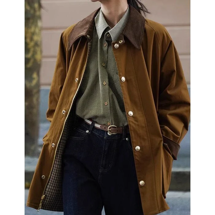 Herren kurzer Fieldcoat mit Cordkragen, Druckknopfleiste und aufgesetzten Taschen Nord Taschen