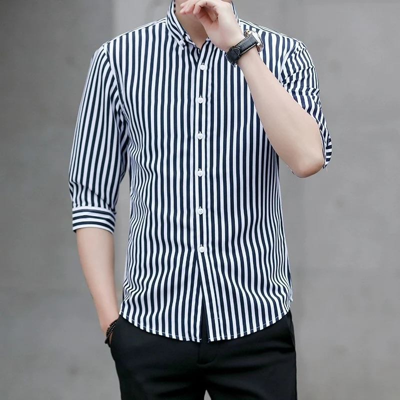 Herren Gestreiftes Button-Down-Hemd mit Kentkragen und Dreiviertelärmeln in tailliertem Casual-Schnitt Nord Taschen