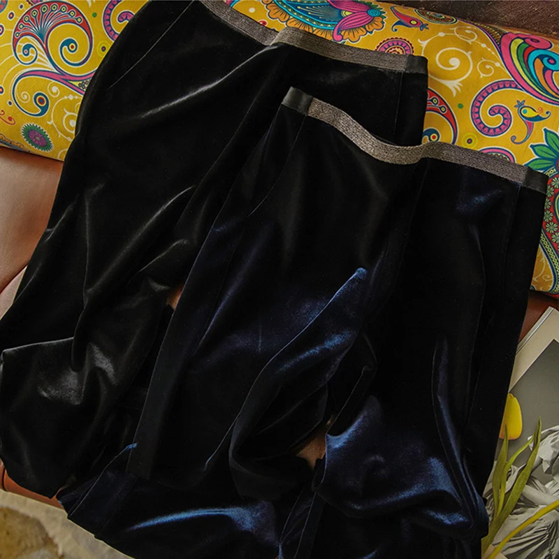 Damen Hochtaillierte Samt‑Flaredhose mit elastischem Glanzbund Nord Taschen