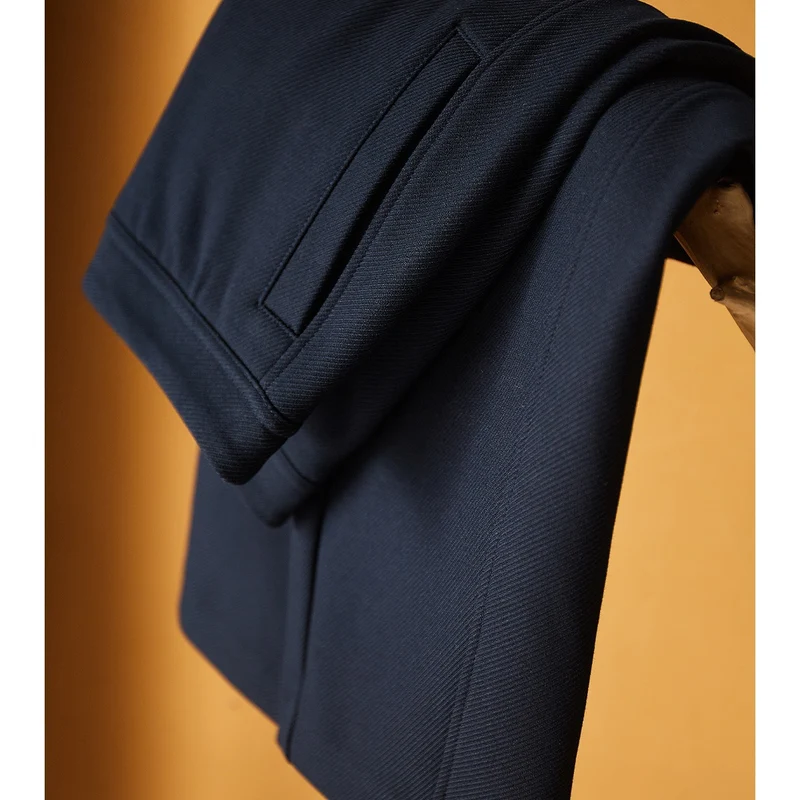Damen Hochtaillierte, leicht konisch geschnittene Hose mit Umschlagbund und Eingrifftaschen Nord Taschen