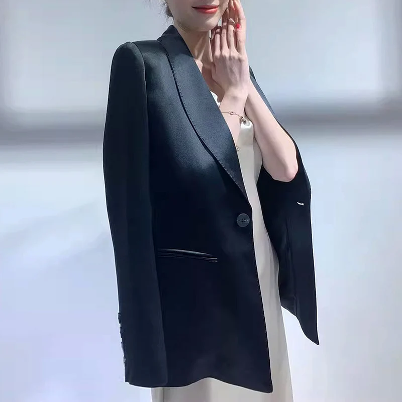 Damen Taillierter Smoking‑Blazer mit schmalem Satinrevers und Ein‑Knopfverschluss Nord Taschen