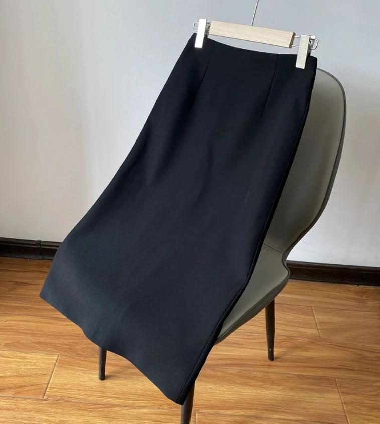 Damen Taillierter Midirock in gerader Silhouette aus feinem Stretch‑Crepe Nord Taschen