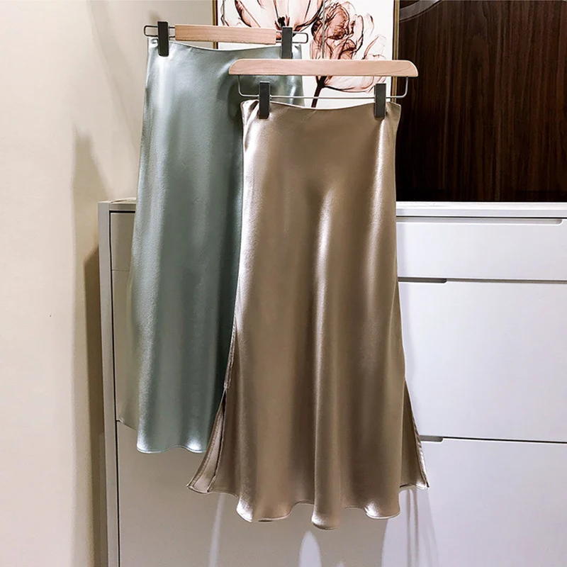 Damen Fließender Satin-Bias-Midirock mit hohem Bund und seitlichen Schlitzen Nord Taschen