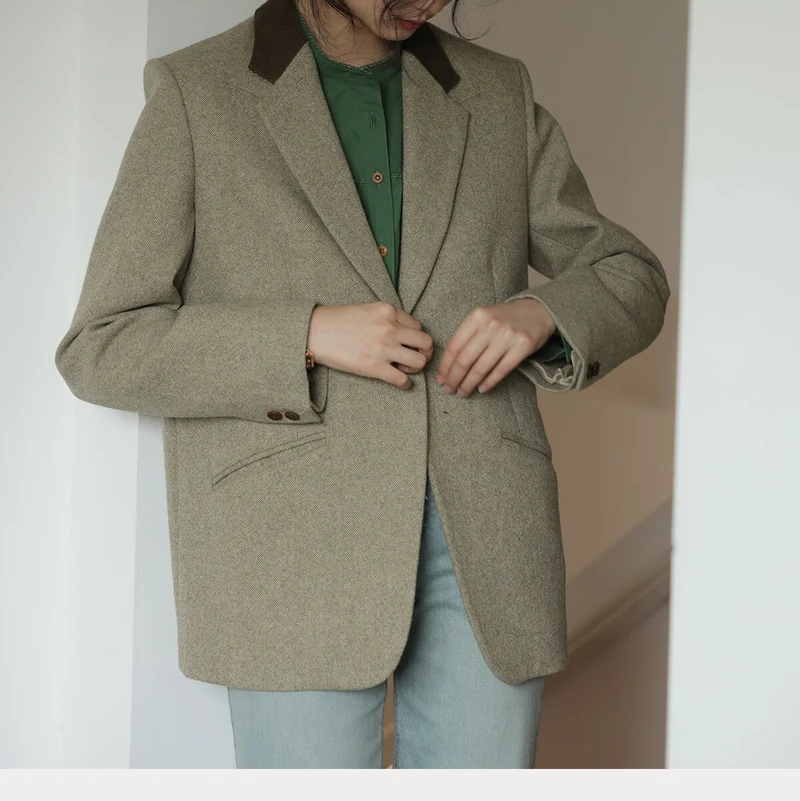 Damen Boxy Wollmix-Blazer mit minimalistischer Ein-Knopf-Optik und Leistentaschen Nord Taschen