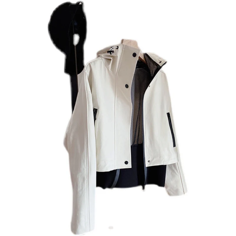 Damen Kurze Kapuzenjacke mit Mesh-Futter, verdeckter Reißverschluss und Kontrastdetails Nord Taschen