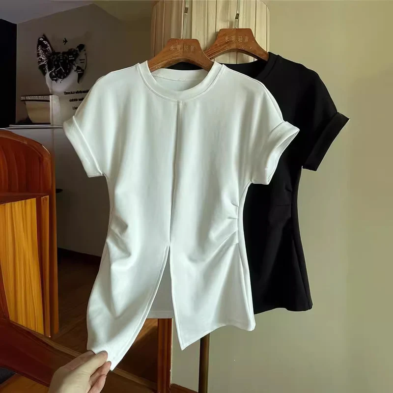 Damen Kurzärmeliges Strukturjersey-Shirt mit Taillenraffungen und Frontschlitz Nord Taschen