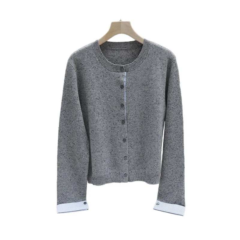 Damen Kurz geschnittener Feinstrick-Cardigan mit kontrastierenden Hemdblusenmanschetten Nord Taschen