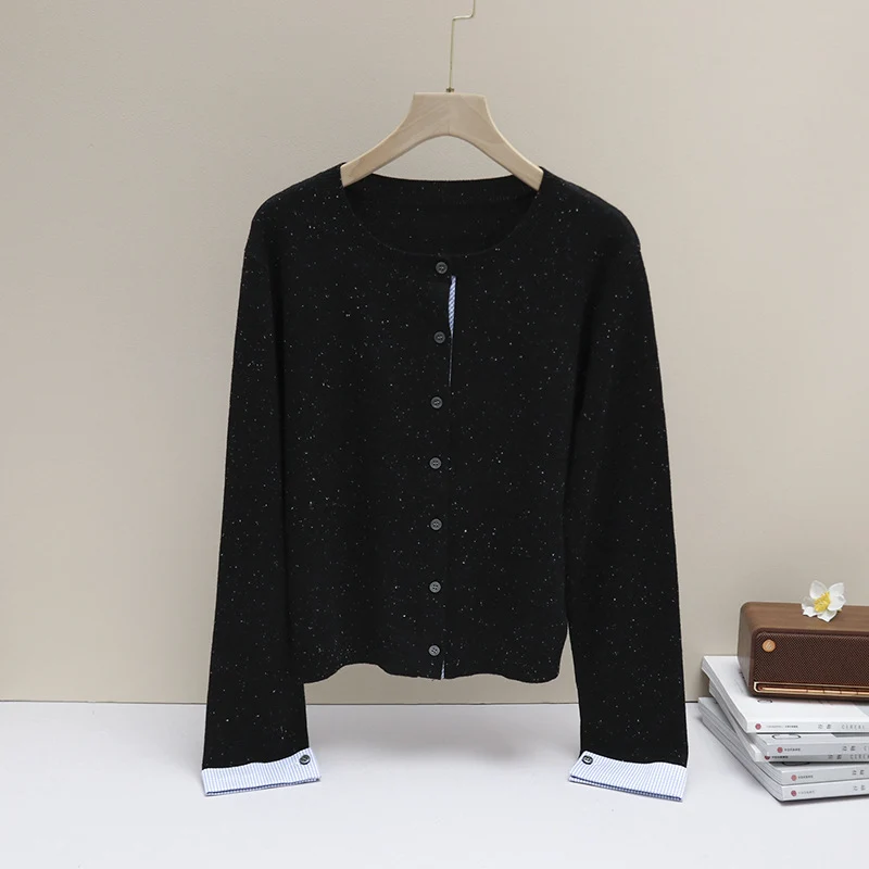 Damen Kurz geschnittener Feinstrick-Cardigan mit kontrastierenden Hemdblusenmanschetten Nord Taschen