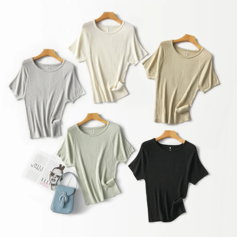 Damen Geripptes Kurzarm-Strickshirt mit Rundhalsausschnitt und Schlüsselloch-Detail Nord Taschen