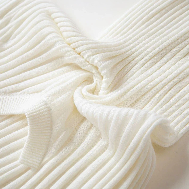 Damen Geripptes Feinstrickshirt mit tiefem U-Ausschnitt und halblangen Ärmeln Nord Taschen