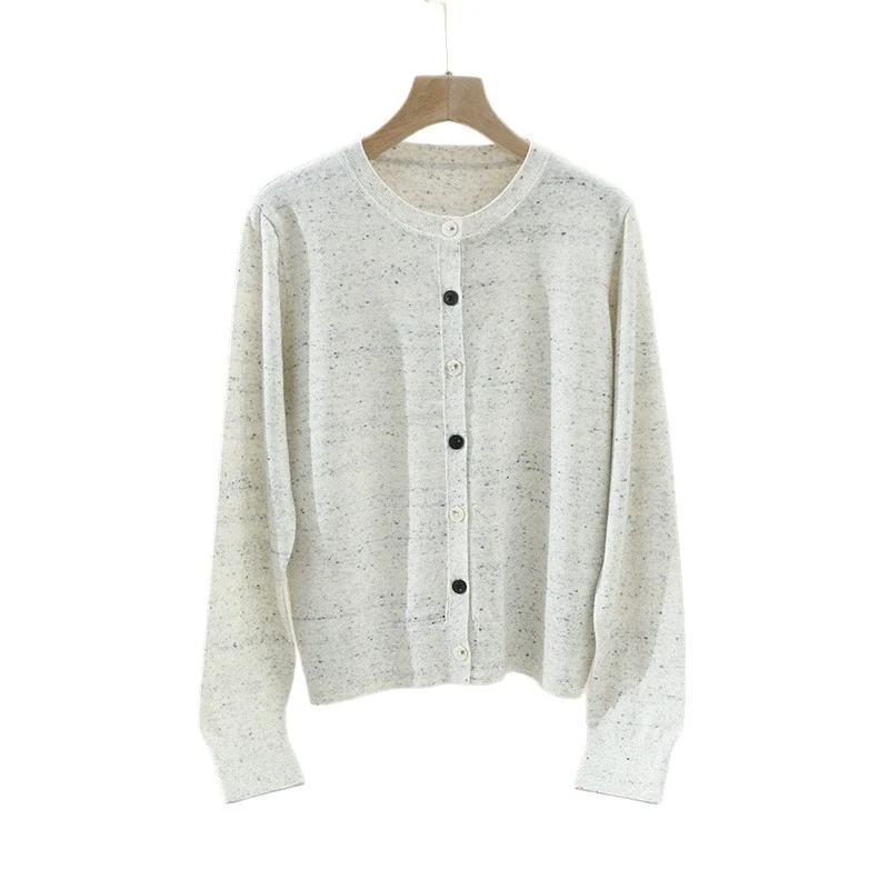 Damen Leichter gestrickter Kurzcardigan mit Rundhals, Mélange‑Struktur und kontrastierenden Knöpfen Nord Taschen