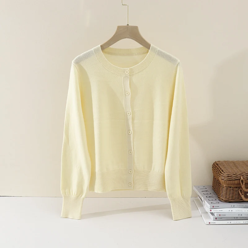 Damen Leichter Feinstrick-Cardigan mit Rundhalsausschnitt, taillierter Passform & verlängerten Bündchen Nord Taschen