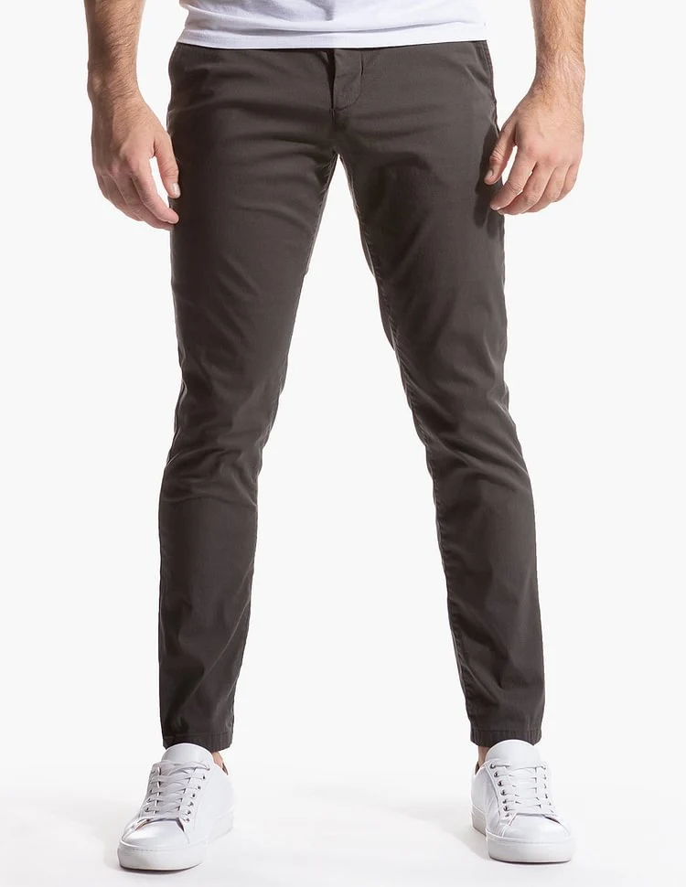 Herren Enganliegende Stretch-Chinohose mit tapered Bein und elastischem Saum Nord Taschen