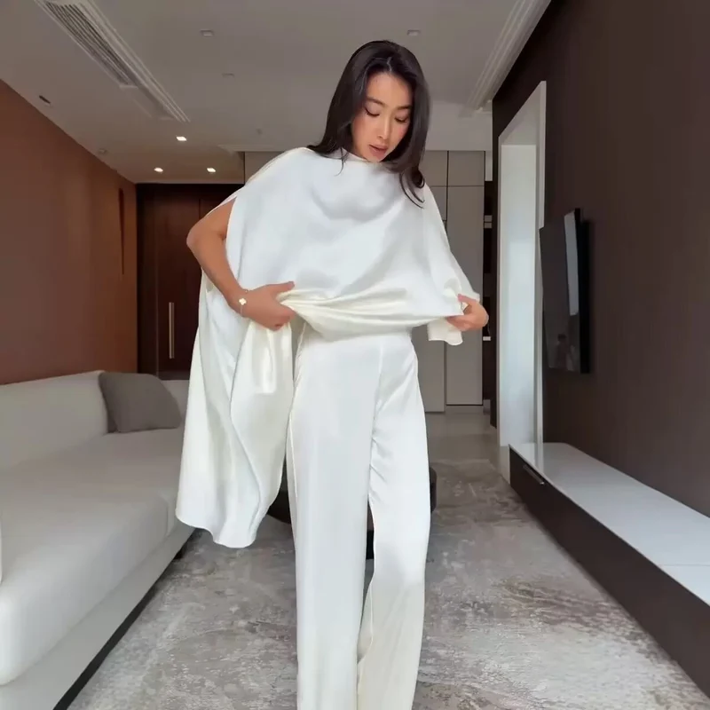 Damen Zweiteiliges Ensemble aus fließendem Cape mit asymmetrischem Saum und hochtaillierter Weitbein‑Hose Nord Taschen