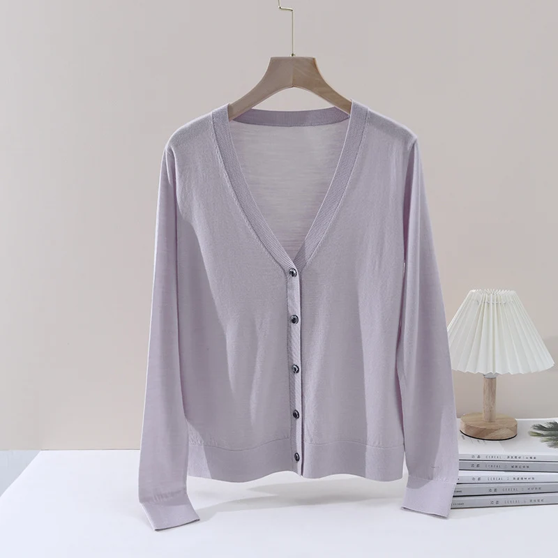 Damen Feiner V‑Ausschnitt-Cardigan aus leichtem Feinstrick mit Knopfleiste Nord Taschen