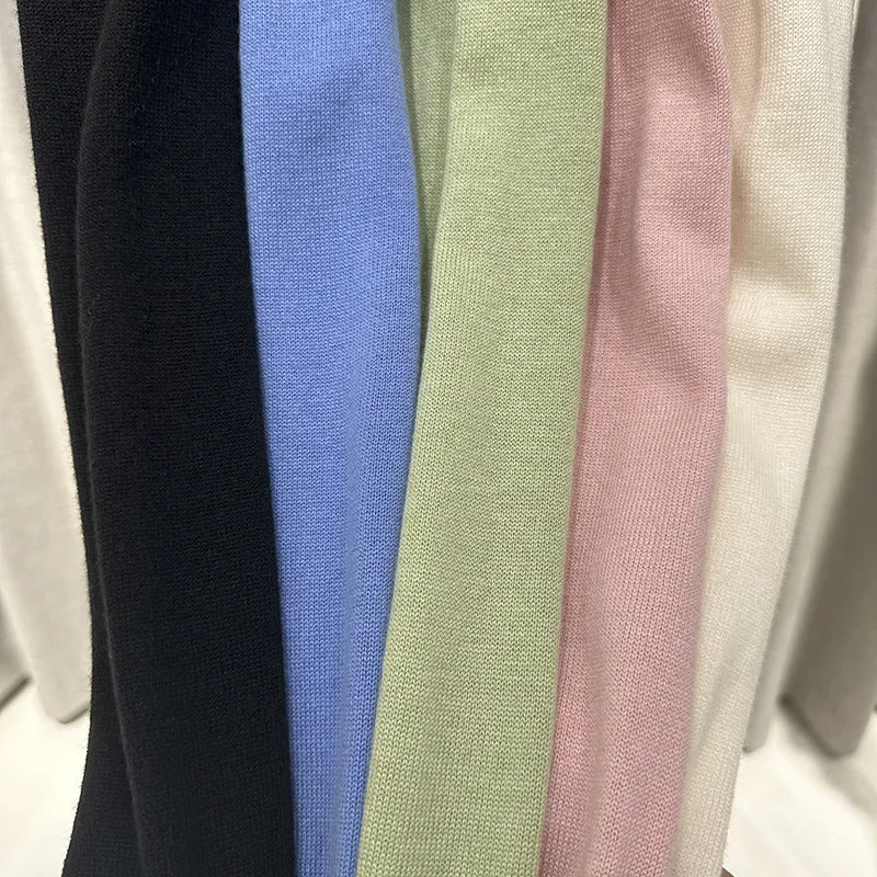 Damen Feiner Rundhals-Feinstrick-Cardigan mit schmaler Silhouette & verlängerten Bündchen Nord Taschen