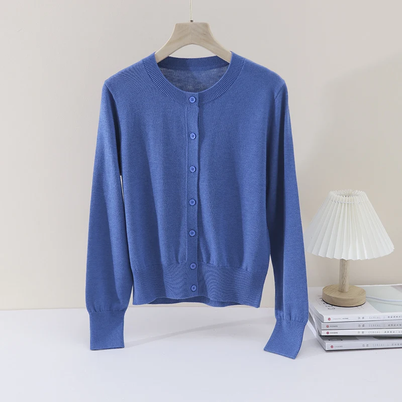 Damen Feiner Rundhals-Feinstrick-Cardigan mit schmaler Silhouette & verlängerten Bündchen Nord Taschen