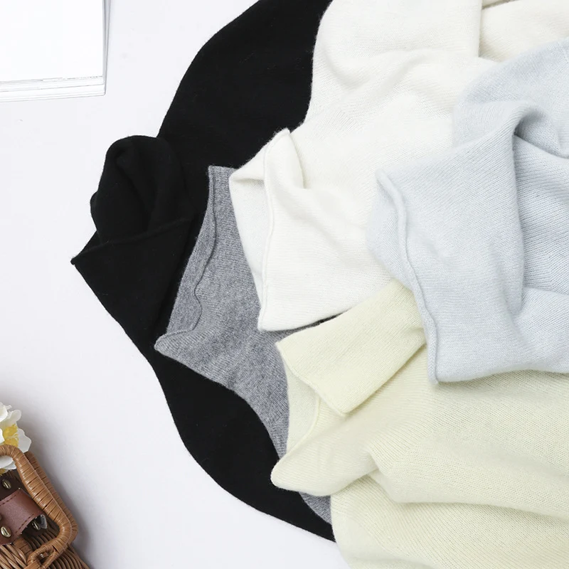 Damen Feiner Rollkragenpullover aus leichtem Feinstrick mit geripptem Saum und schmaler Silhouette Nord Taschen