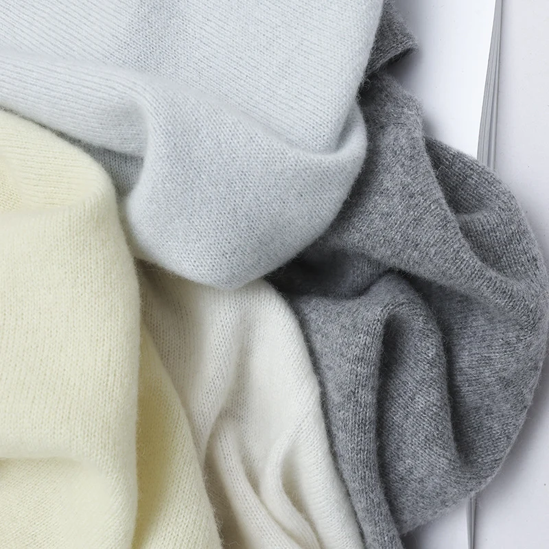 Damen Feiner Rollkragenpullover aus leichtem Feinstrick mit geripptem Saum und schmaler Silhouette Nord Taschen