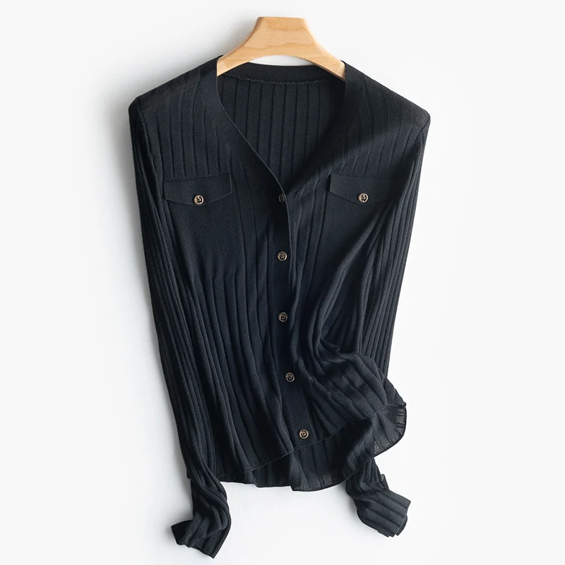 Damen Feiner gerippter Knopfcardigan mit V‑Ausschnitt und Brustklappen Nord Taschen