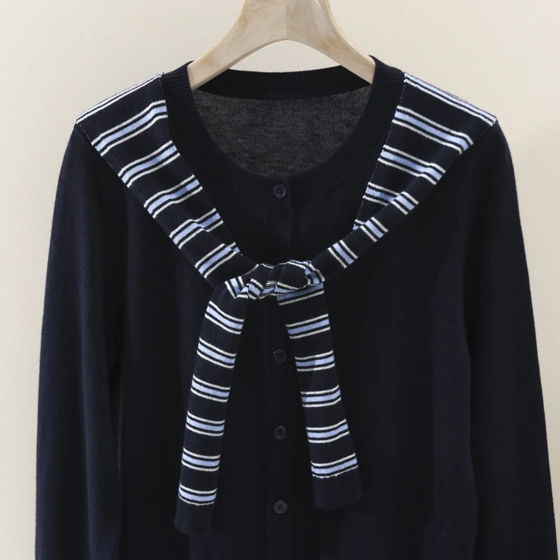 Damen Feiner Button-Cardigan mit maritimem Schultertuch-Detail aus leichtem Feinstrick Nord Taschen