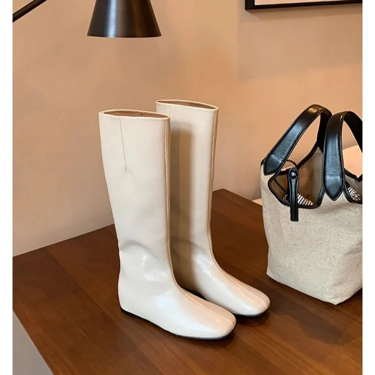 Damen Kniehohe Minimalistische Glattleder-Stiefel mit ergonomischer Laufsohle Nord Taschen