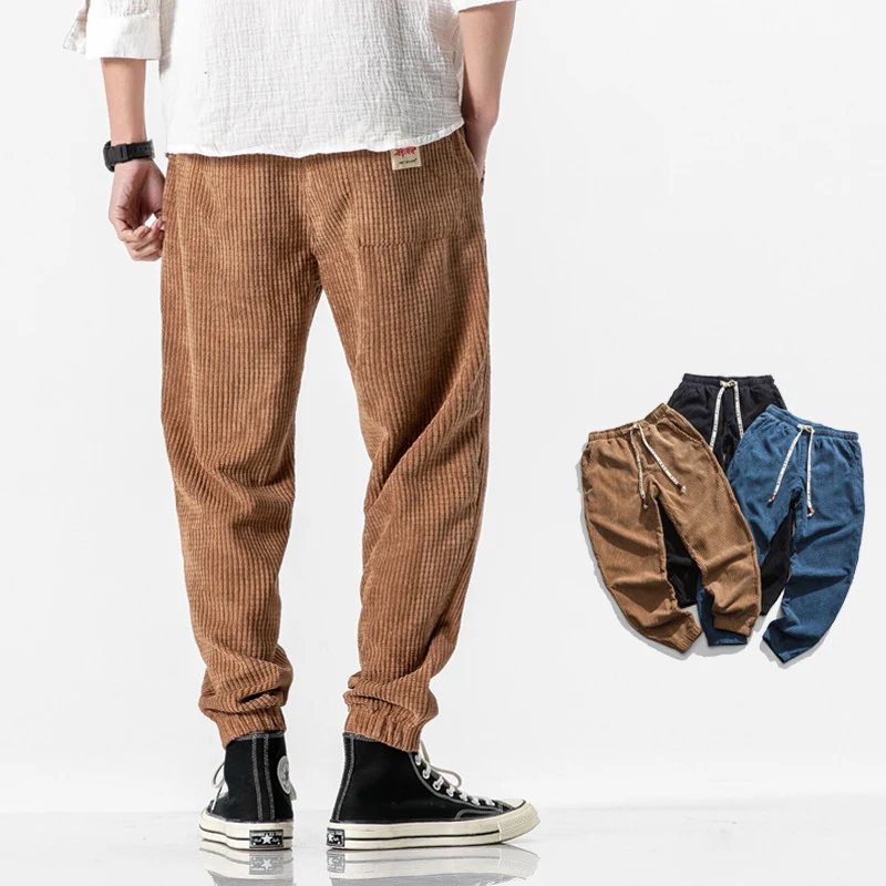Herren Cordhose im Jogger‑Stil aus Cordvelours mit elastischem Bund und gerippten Beinabschlüssen Nord Taschen