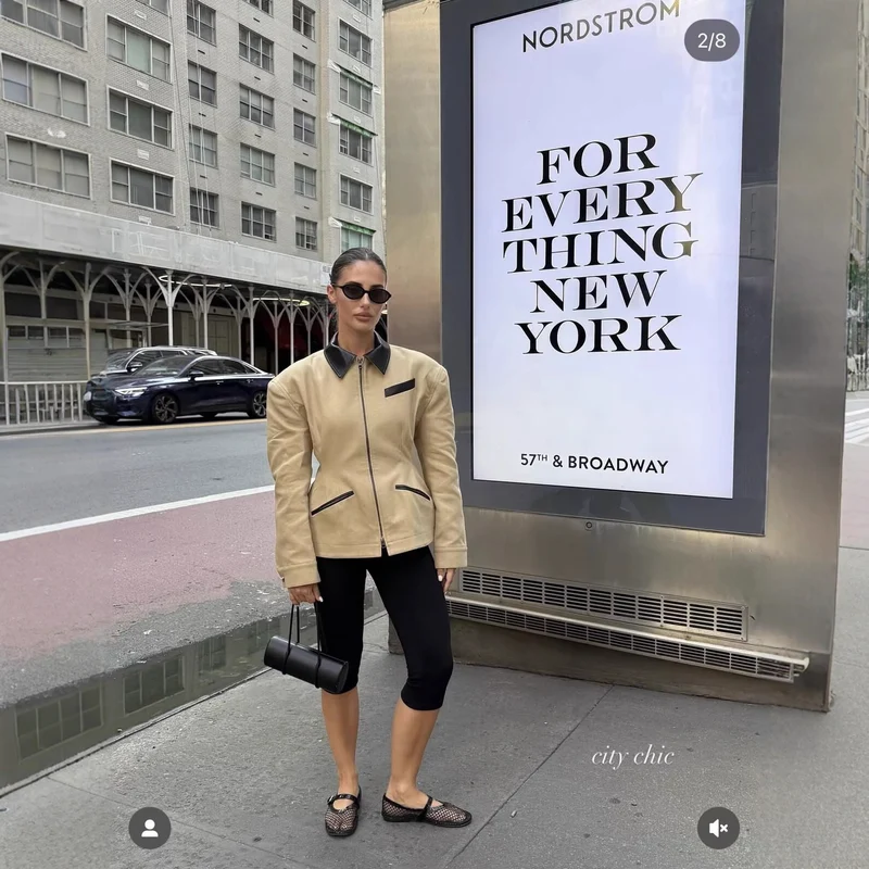 Damen Taillierte Kurzjacke mit Reißverschluss und Kunstlederbesatz Nord Taschen