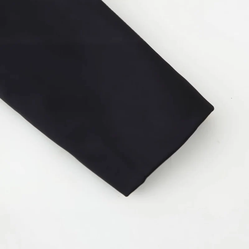 Damen Taillierte Kurzjacke im Mandarinstil mit dekorativen Zierknoten Nord Taschen