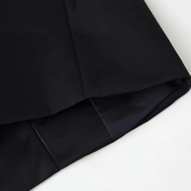 Damen Taillierte Kurzjacke im Mandarinstil mit dekorativen Knotenverschlüssen Nord Taschen