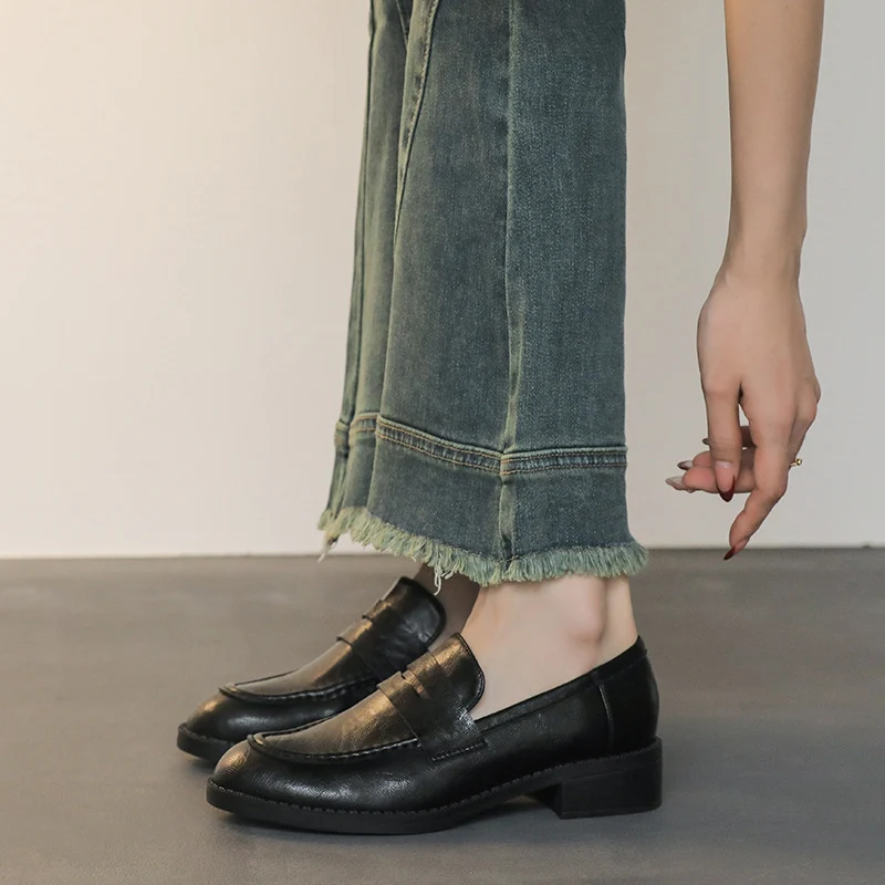 Damen Elegante Loafer mit Mokassinnaht und leichtem Blockabsatz Nord Taschen
