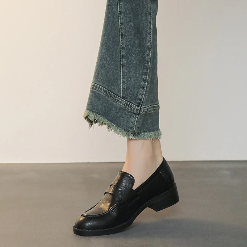 Damen Elegante Loafer mit Mokassinnaht und leichtem Blockabsatz Nord Taschen